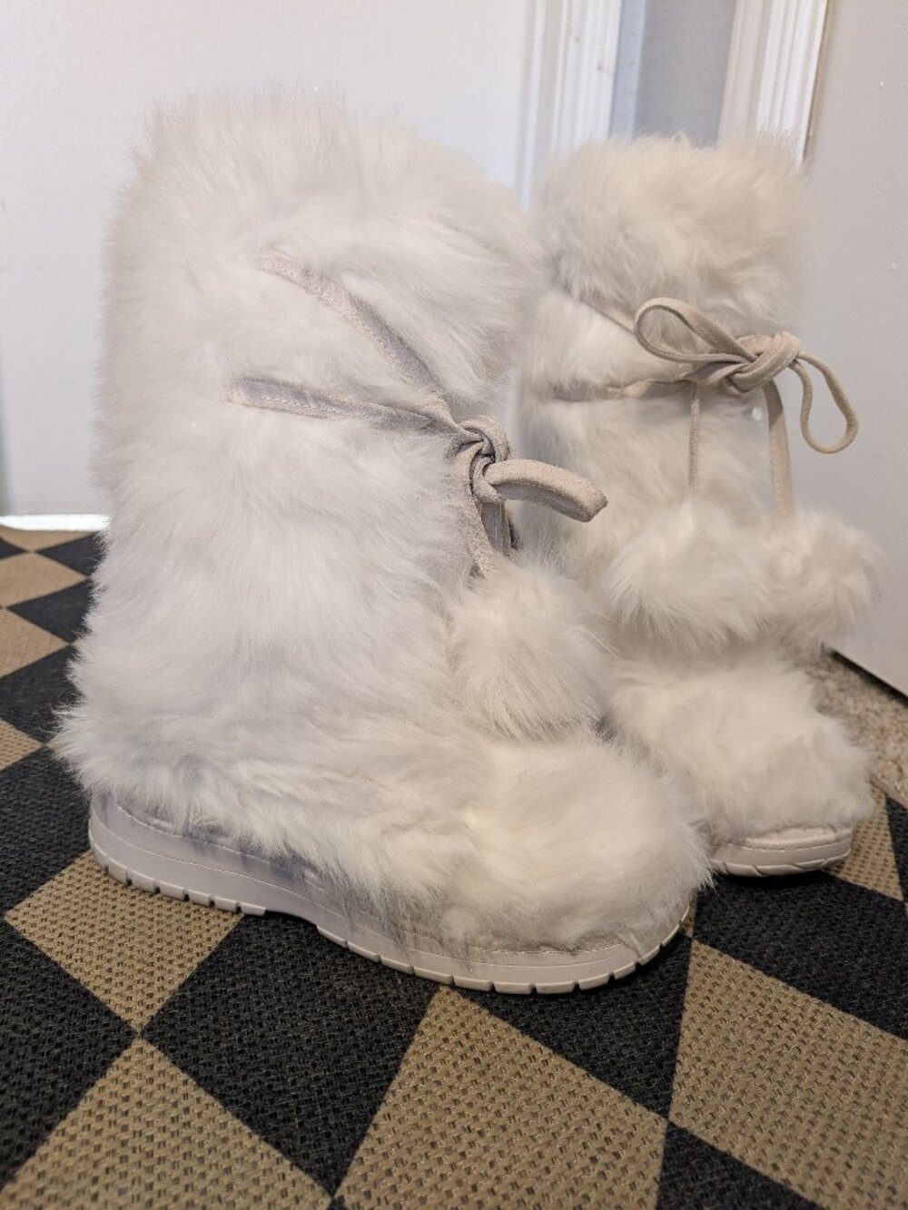 Rare Vintage Colin Stuart white faux fur boots Women's size 11